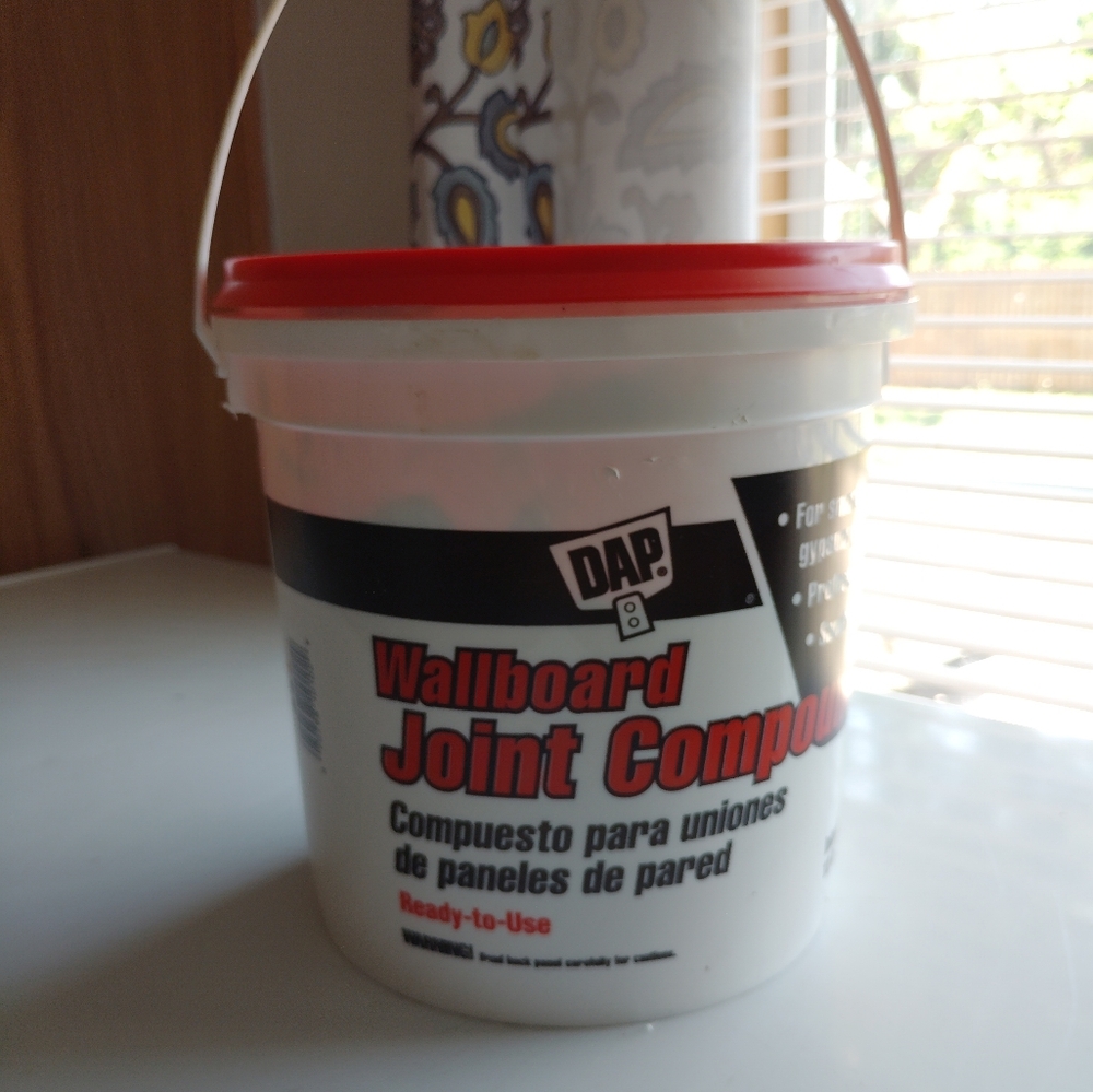 Wallboard Joint Compound - Red and White